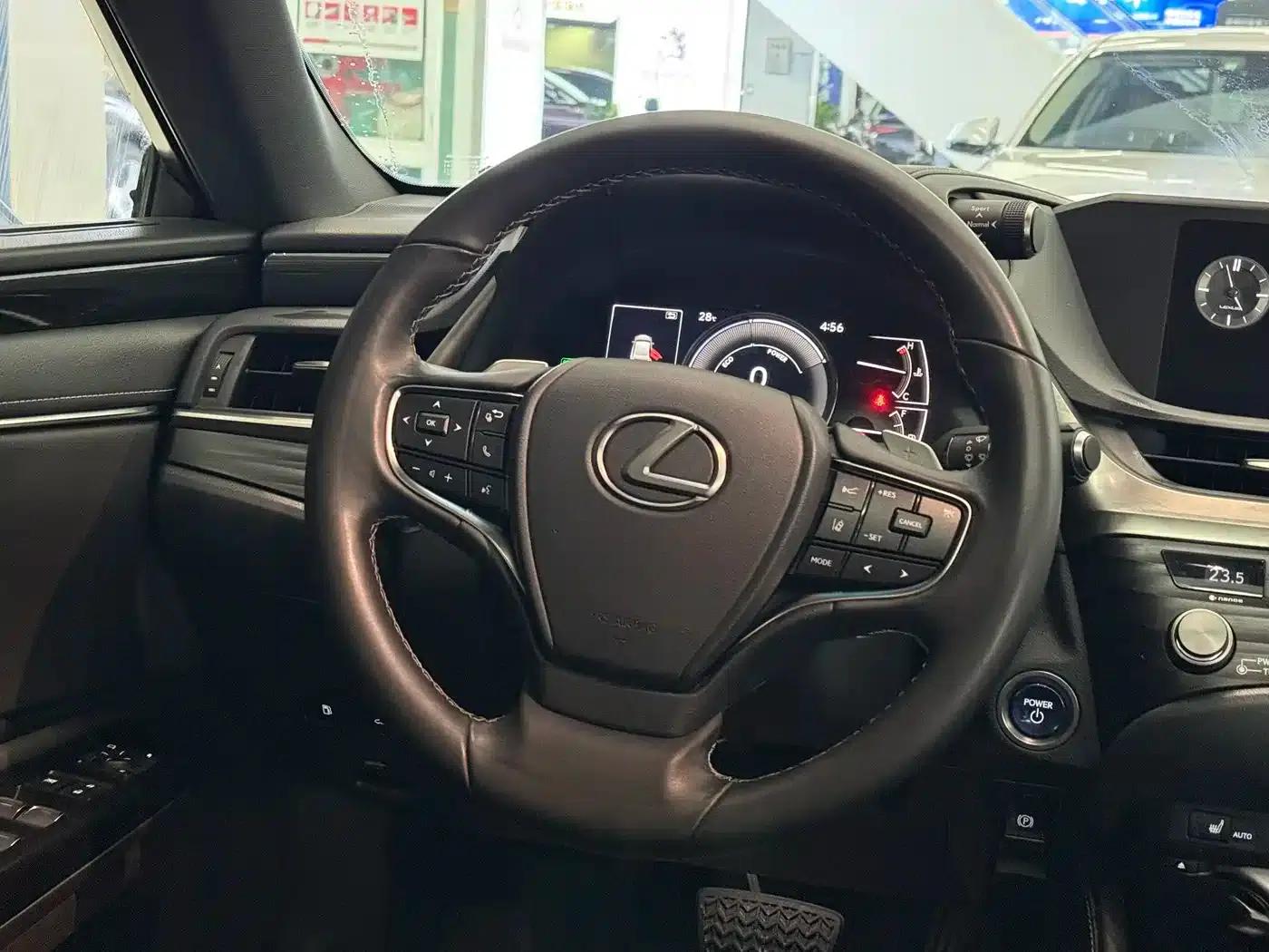 Lexus ES 2020 300h Premium Edition (China V Emission Standard) — миниатюра 12