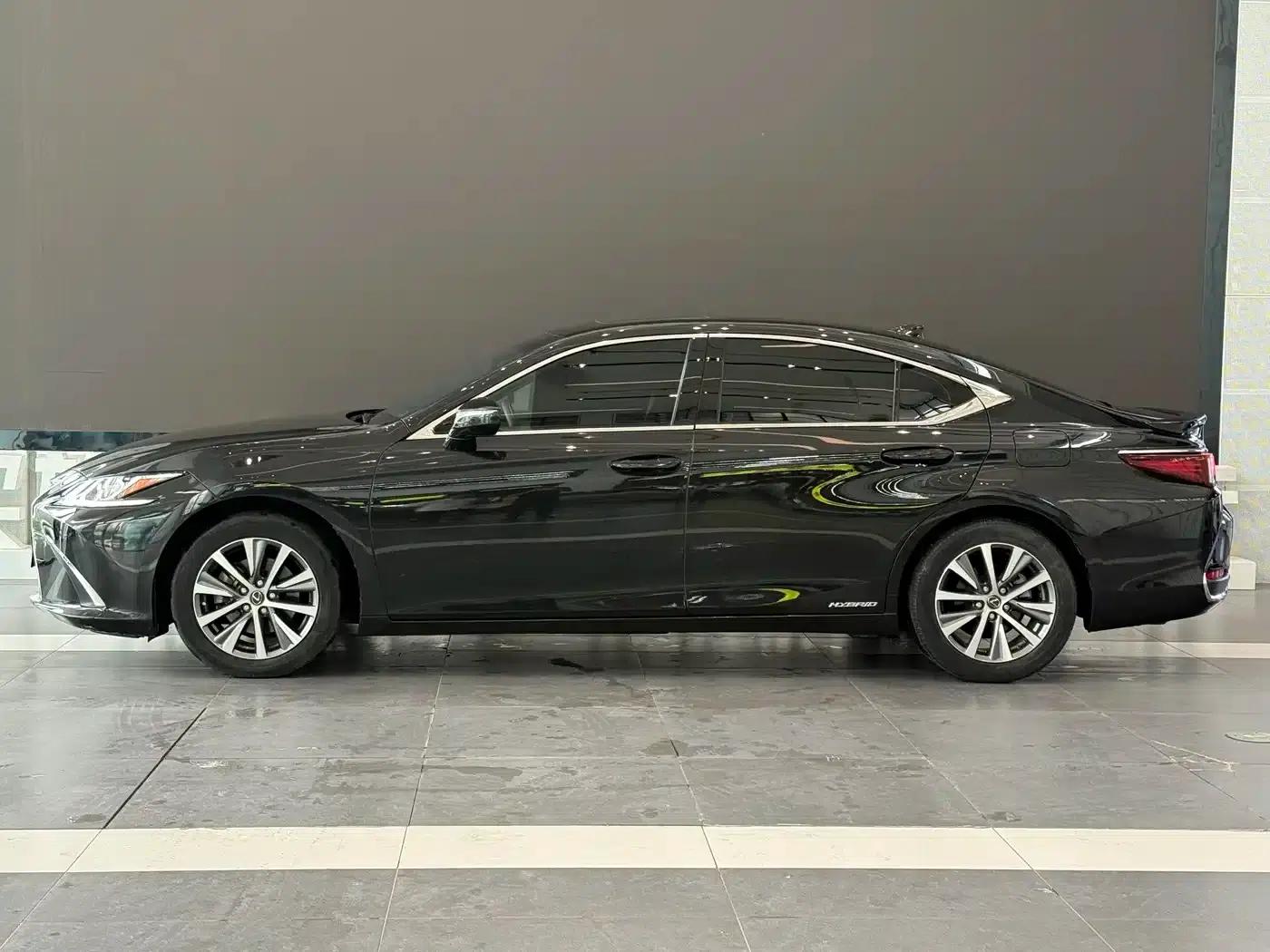 Lexus ES 2020 300h Premium Edition (China V Emission Standard) — миниатюра 5
