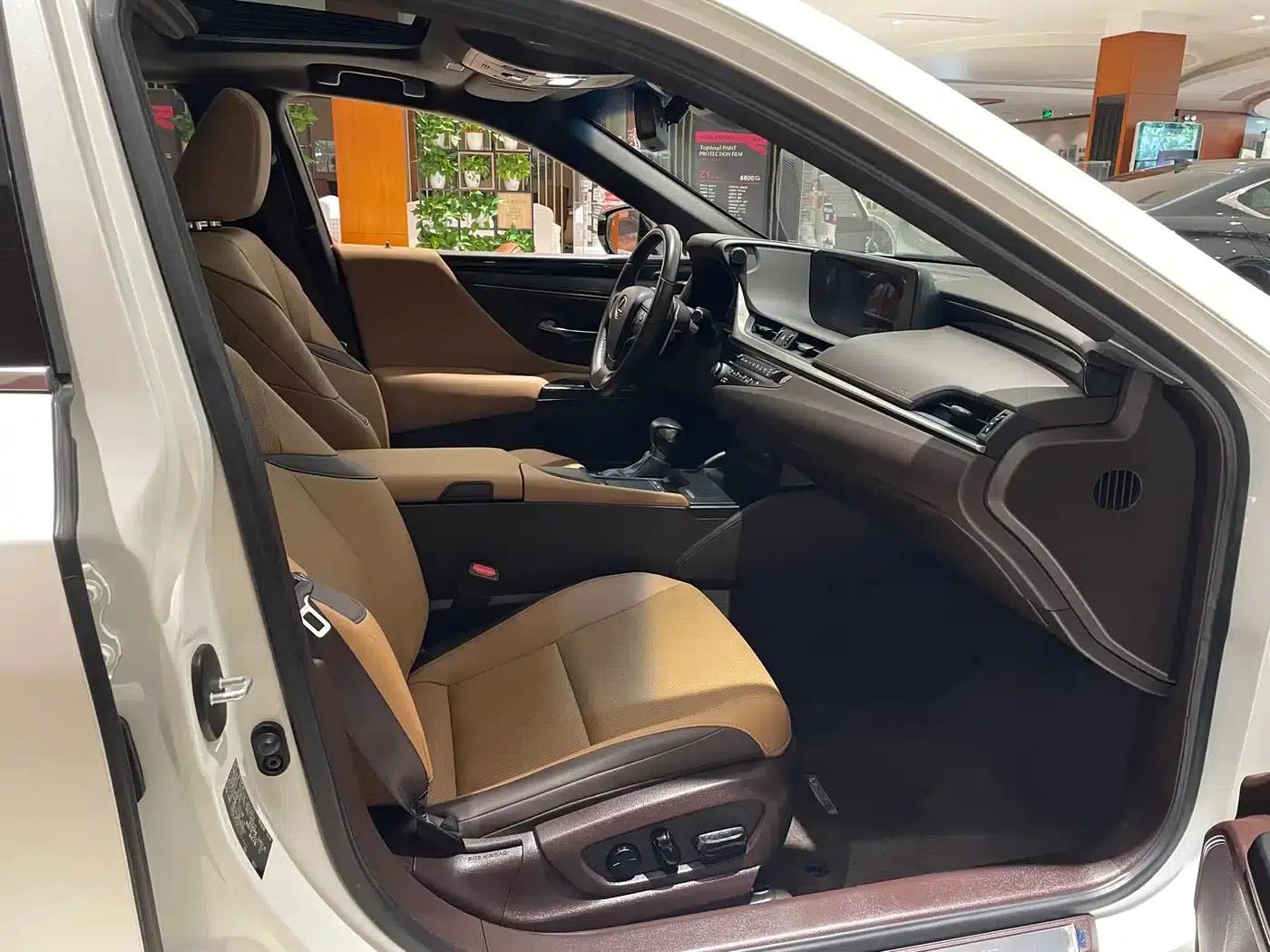 Lexus ES 2023 200 Premium Edition — миниатюра 5