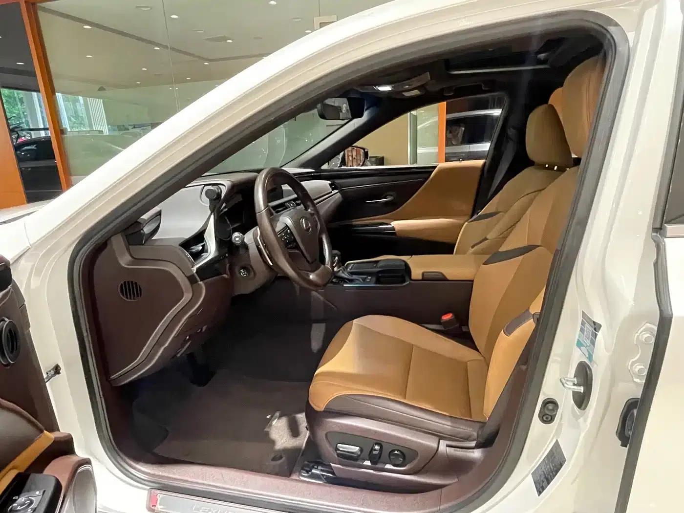 Lexus ES 2023 200 Premium Edition — миниатюра 10