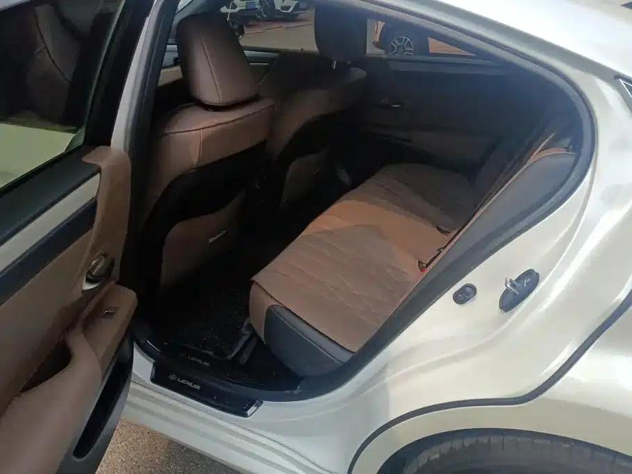 Lexus ES 2025 200 Premium Edition — миниатюра 11