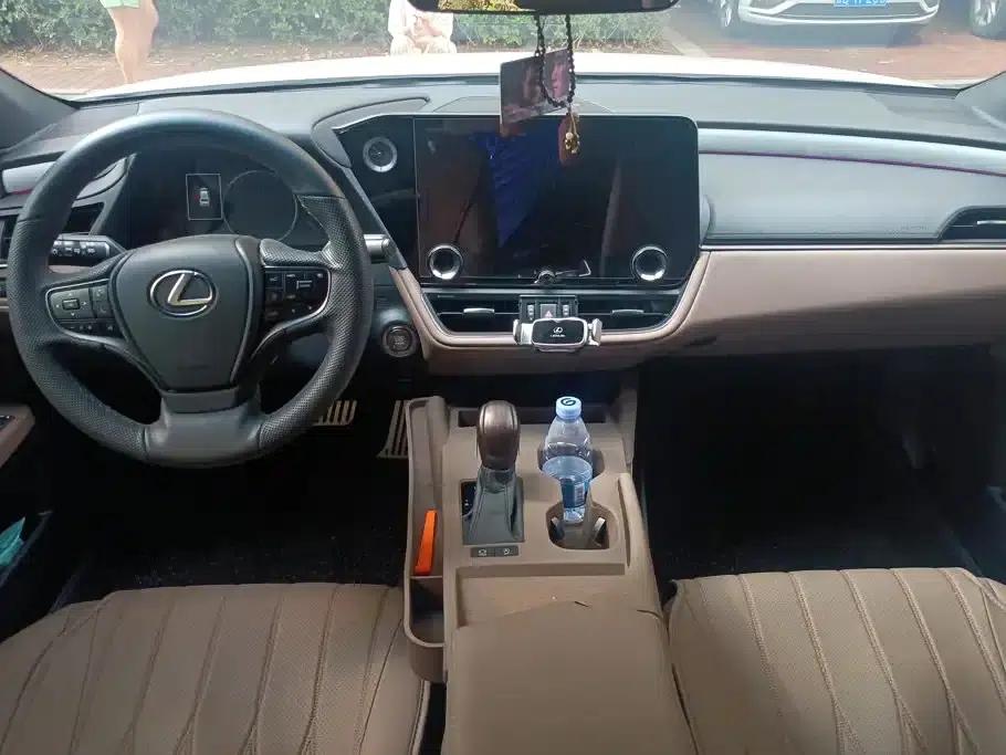 Lexus ES 2025 200 Premium Edition — миниатюра 12