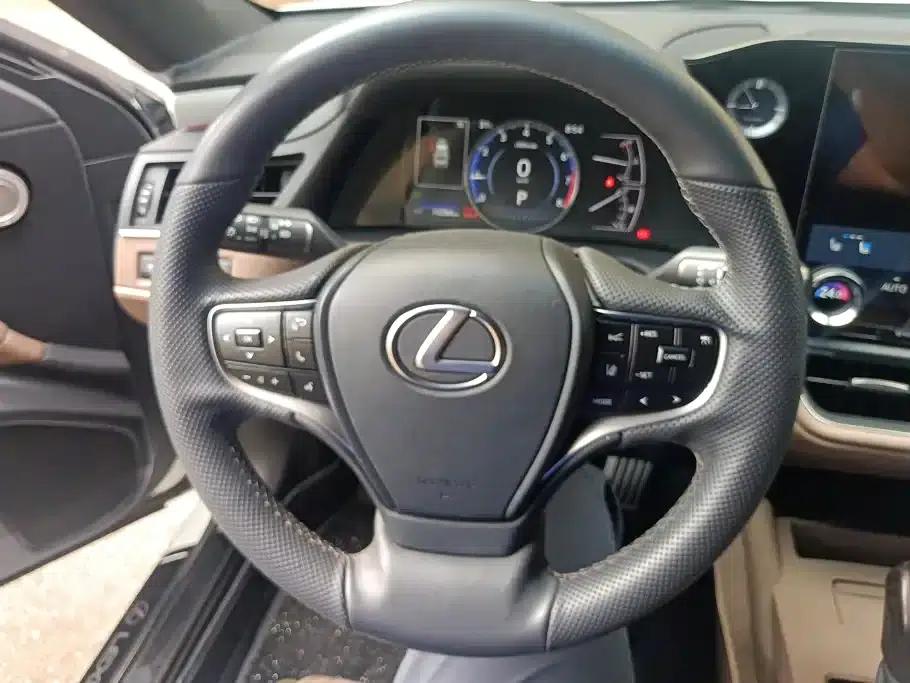Lexus ES 2025 200 Premium Edition — миниатюра 15