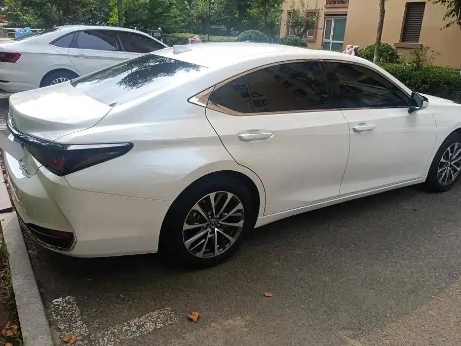 Lexus ES 2025 200 Premium Edition — миниатюра 3