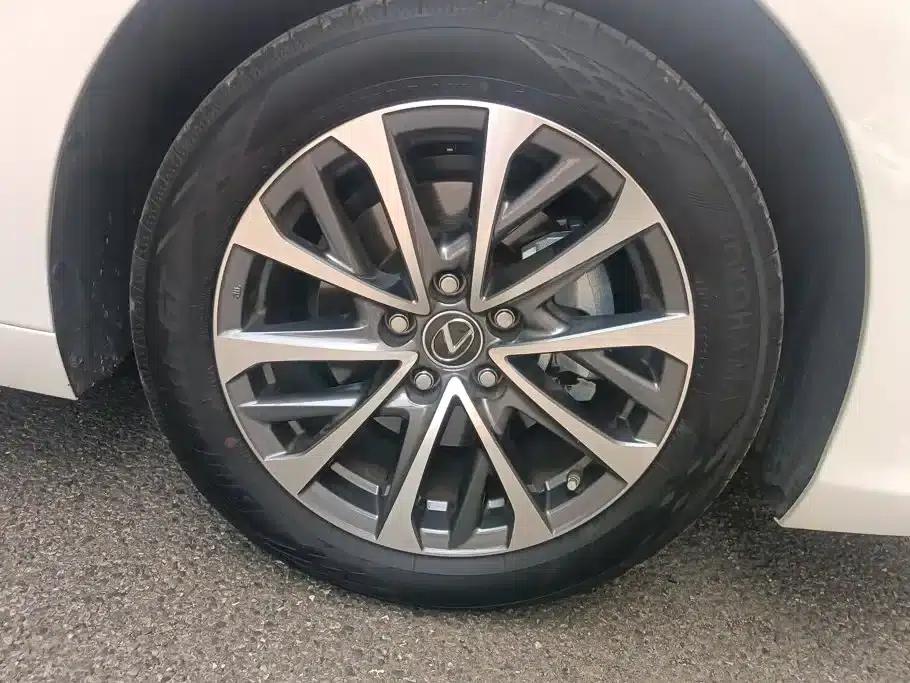 Lexus ES 2025 200 Premium Edition — миниатюра 6