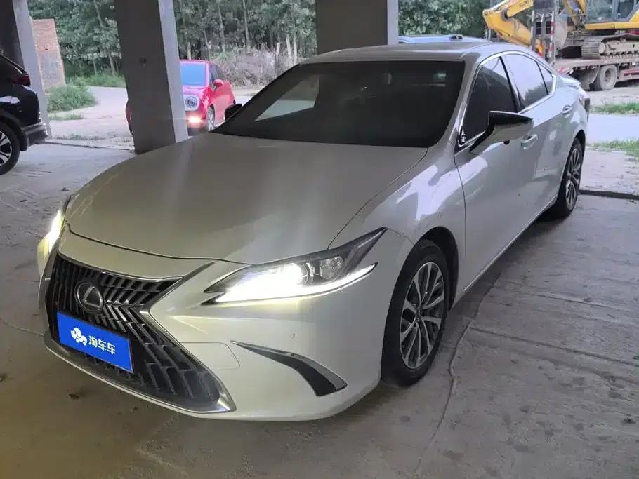 Lexus ES 2022 200 Premium Edition — миниатюра 1
