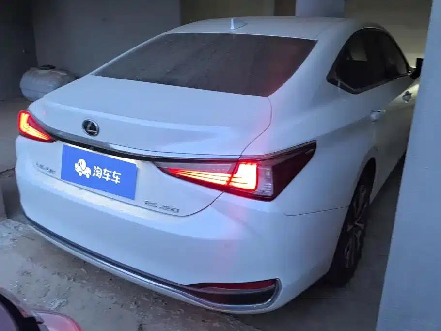 Lexus ES 2022 200 Premium Edition — миниатюра 3