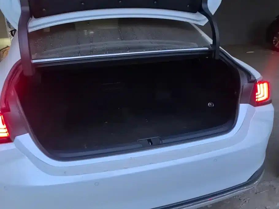 Lexus ES 2022 200 Premium Edition — миниатюра 4