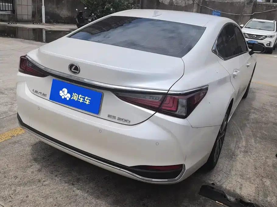 Lexus ES 2024 200 Premium Edition — миниатюра 3