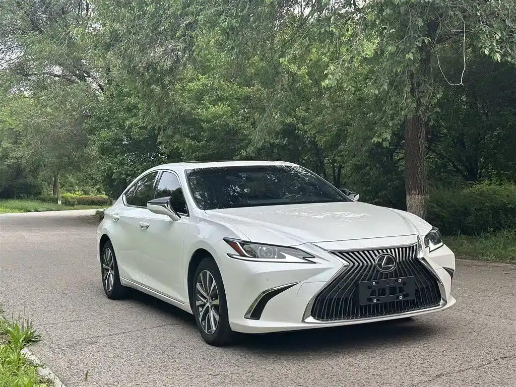 Lexus ES 2020 200 Excellence Edition — миниатюра 3