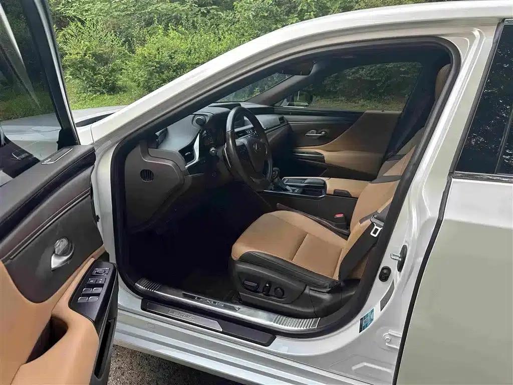 Lexus ES 2020 200 Excellence Edition — миниатюра 8