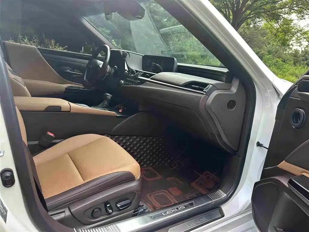 Lexus ES 2020 200 Excellence Edition — миниатюра 10