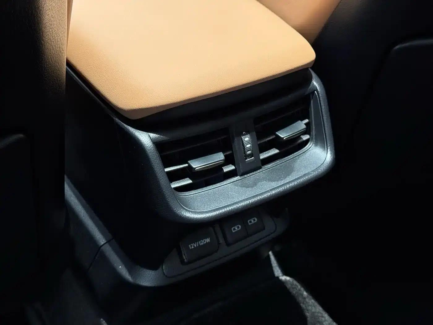 Lexus ES 2022 300h Premium Edition — миниатюра 14