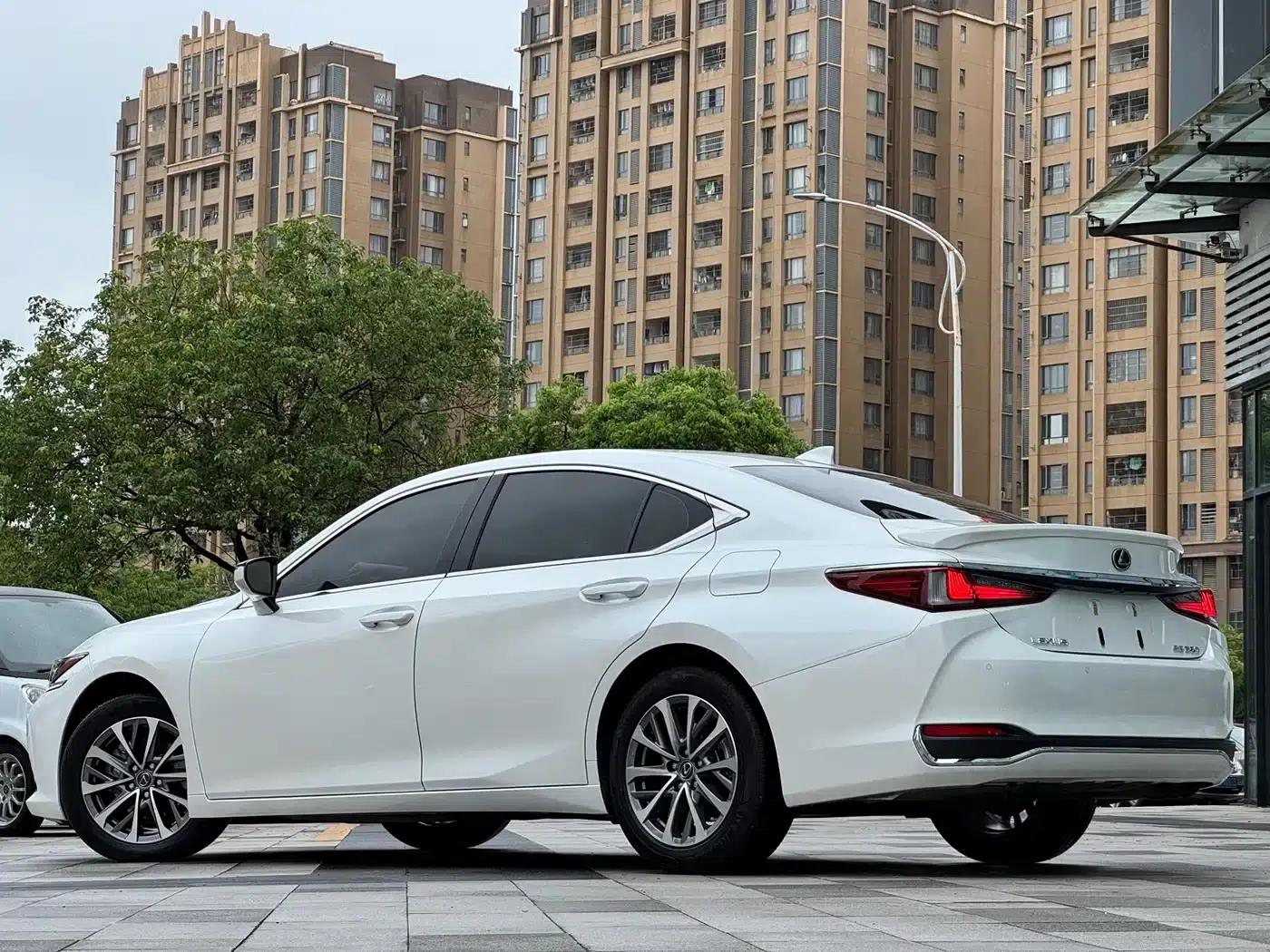 Lexus ES 2022 260 Premium Edition — миниатюра 4
