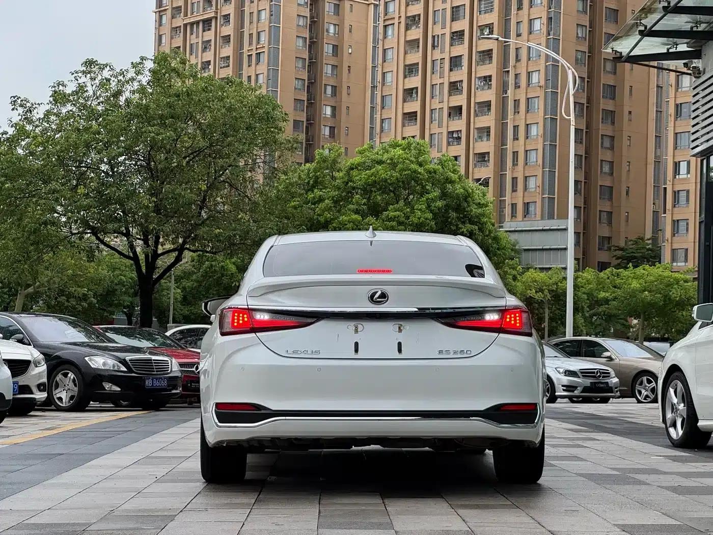 Lexus ES 2022 260 Premium Edition — миниатюра 5