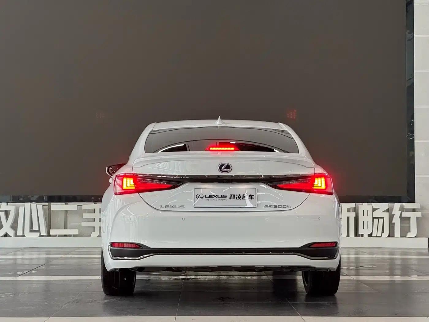 Lexus ES 2021 300h F SPORT — миниатюра 5