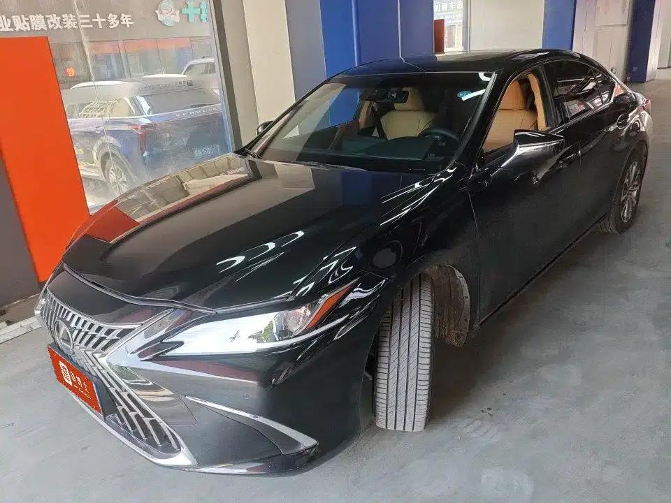 Lexus ES 2021 Model 200 Premium Edition — миниатюра 1