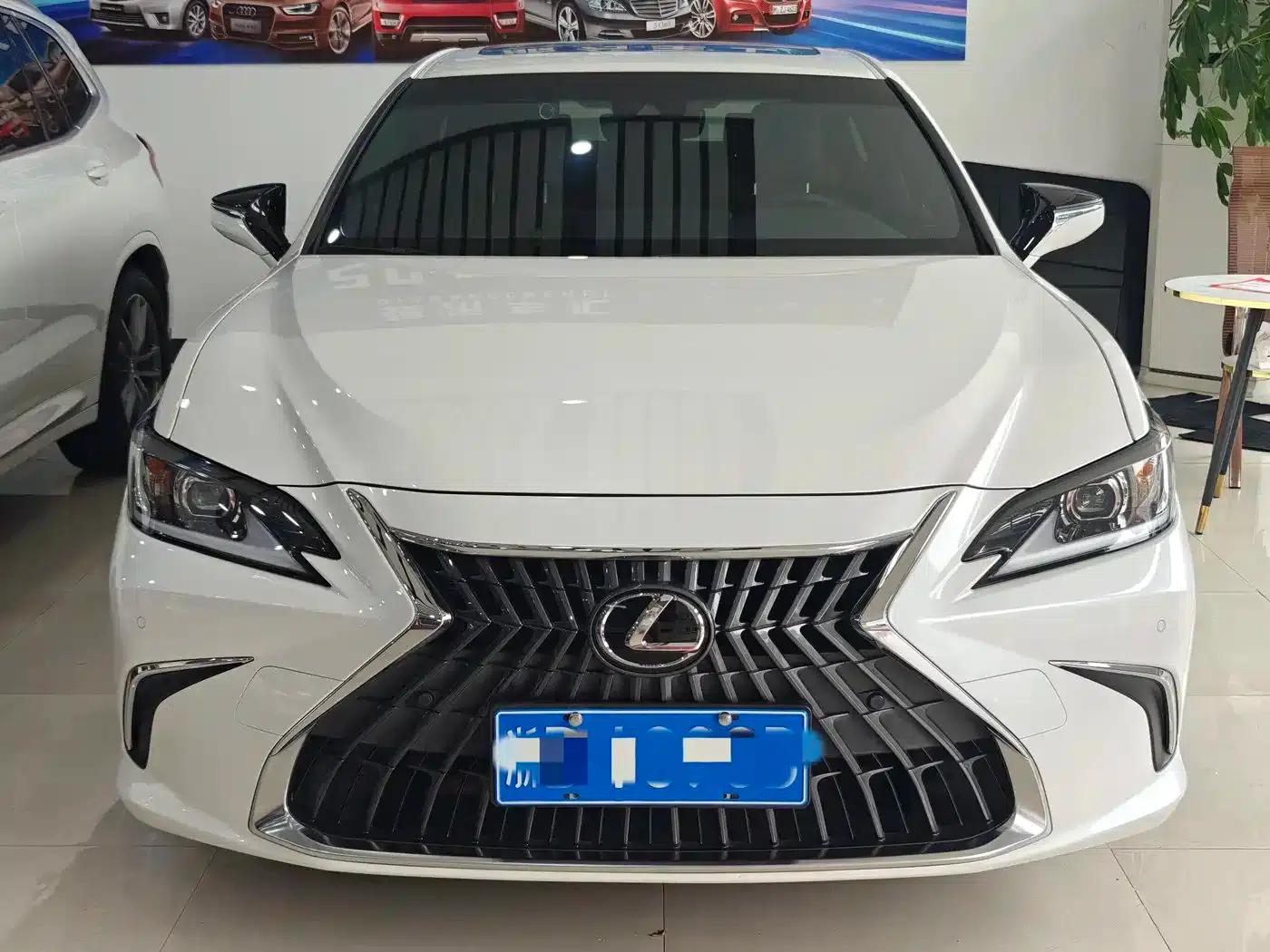 Lexus ES 2023 200 Premium Edition — миниатюра 2