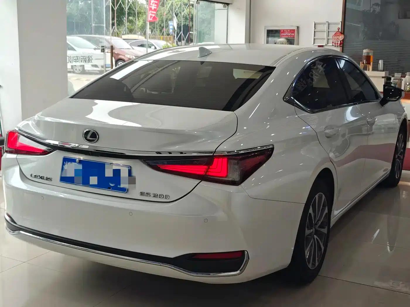 Lexus ES 2023 200 Premium Edition — миниатюра 5