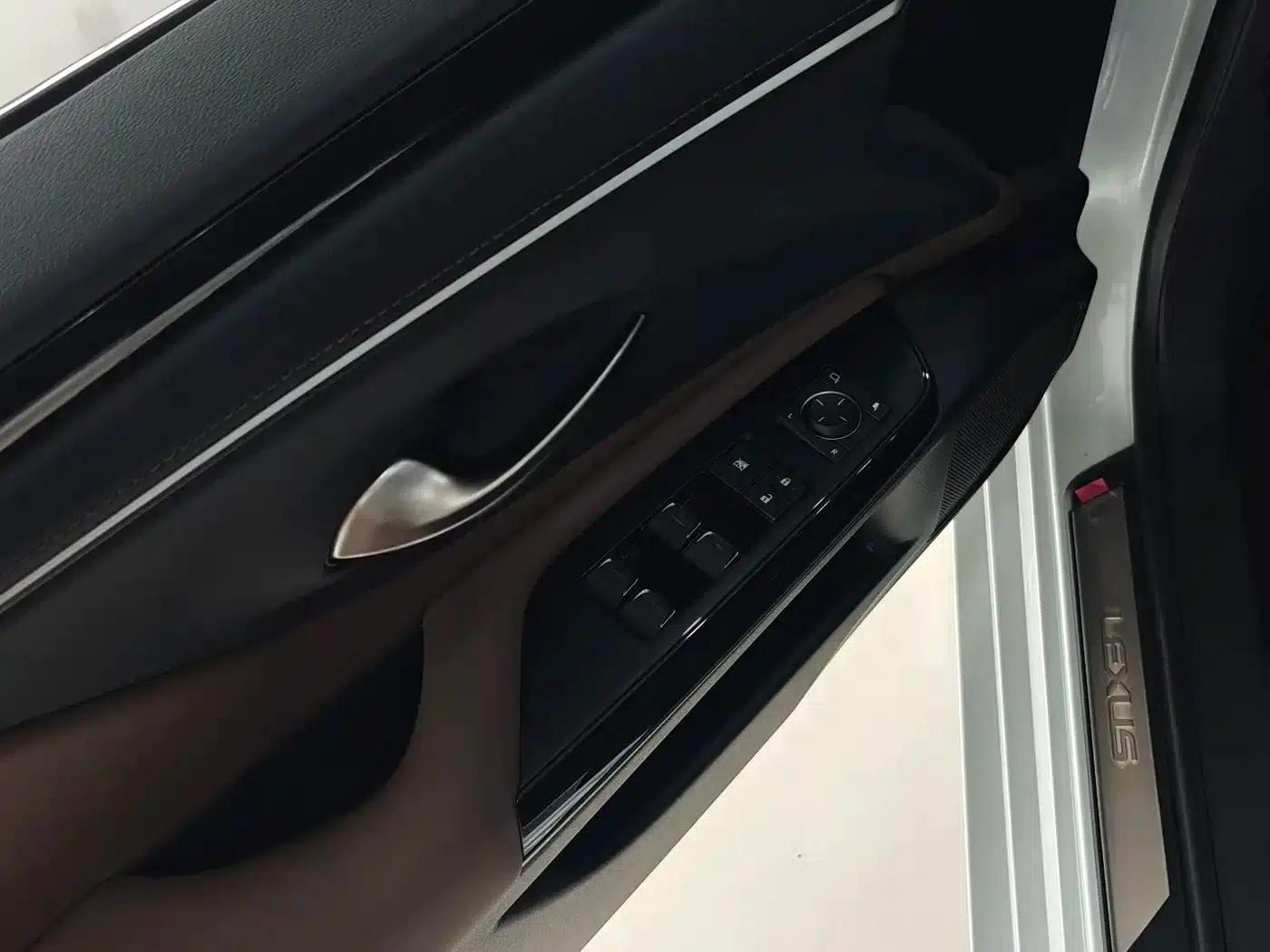Lexus ES 2023 200 Premium Edition — миниатюра 7