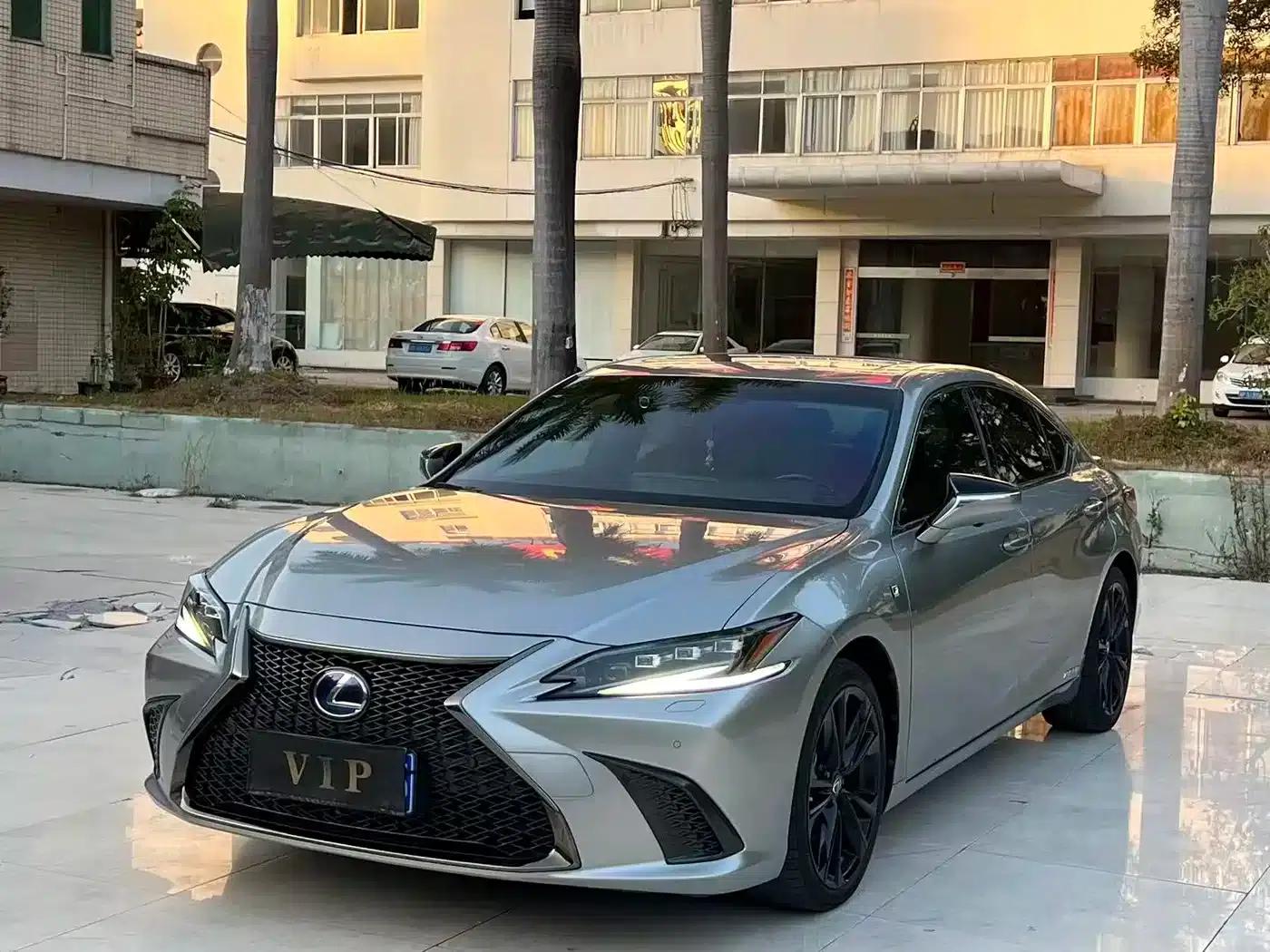 Lexus ES 2022 300h F SPORT — миниатюра 1