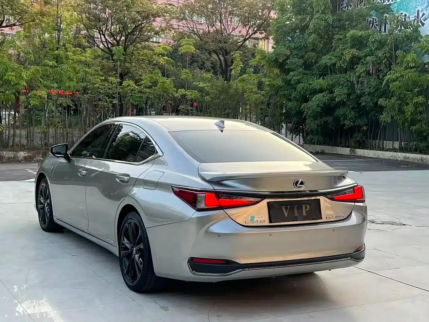 Lexus ES 2022 300h F SPORT — миниатюра 7
