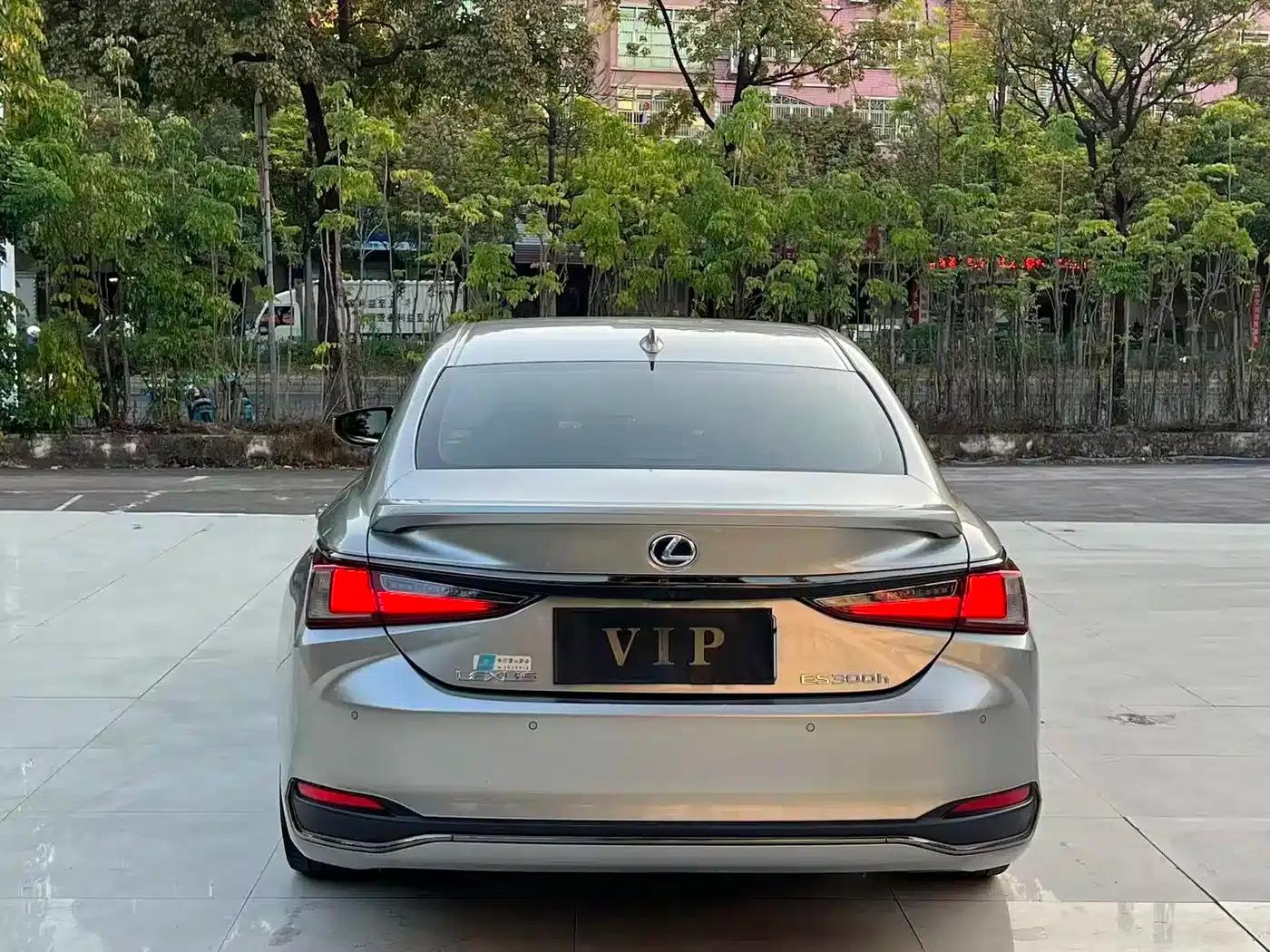 Lexus ES 2022 300h F SPORT — миниатюра 8
