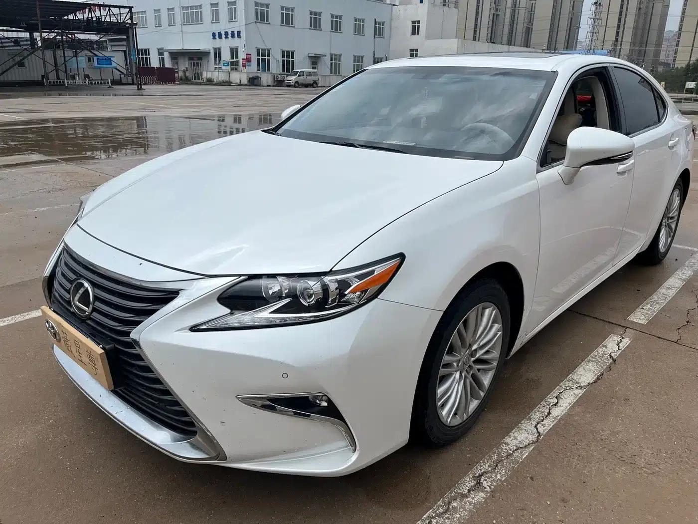 Lexus ES 2015 200 Comfort Edition — миниатюра 3