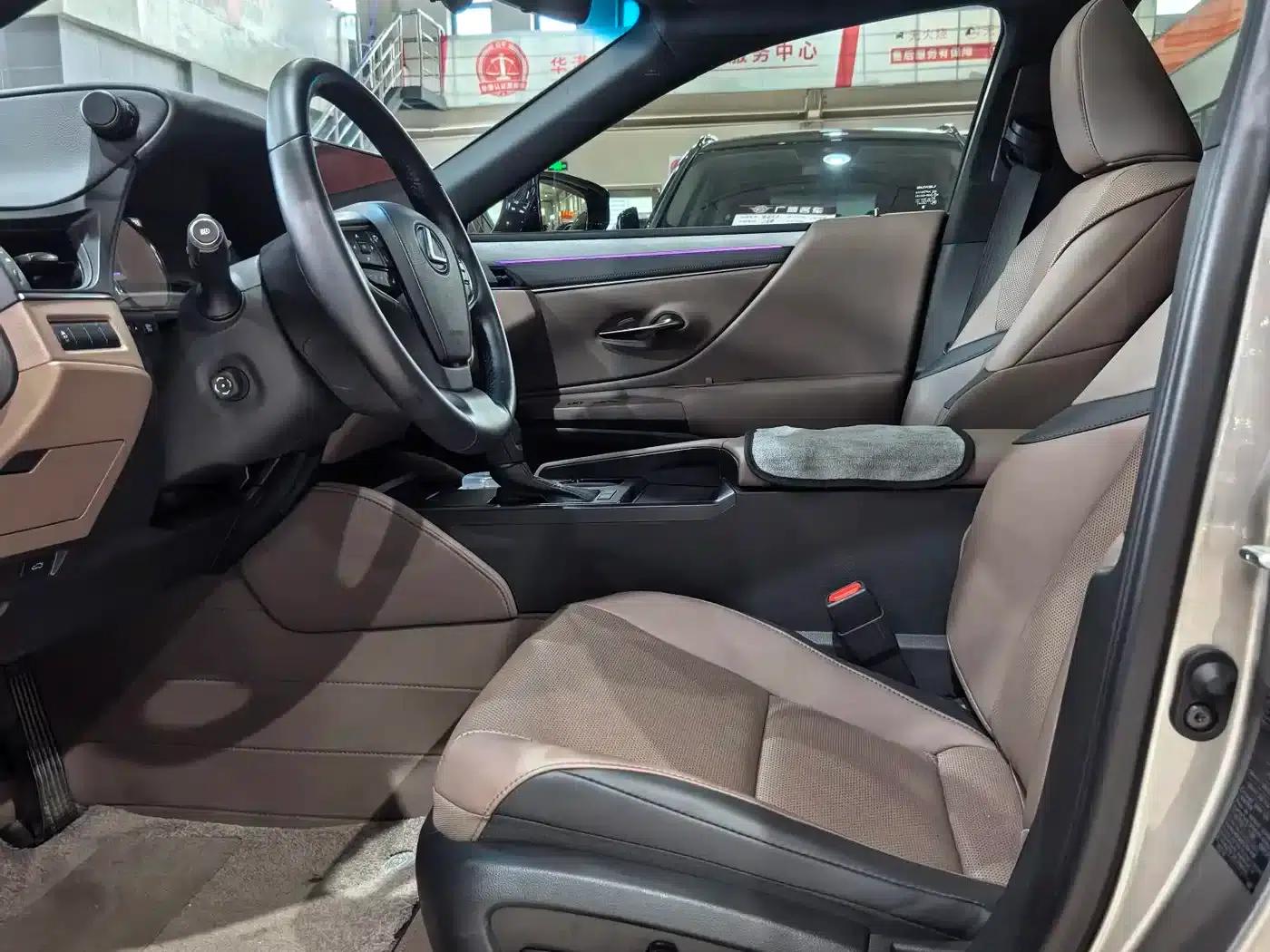 Lexus ES 2025 200 Premium Edition — миниатюра 4