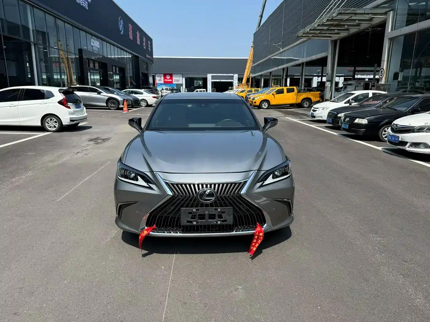 Lexus ES 2021 Model 200 Premium Edition — миниатюра 1