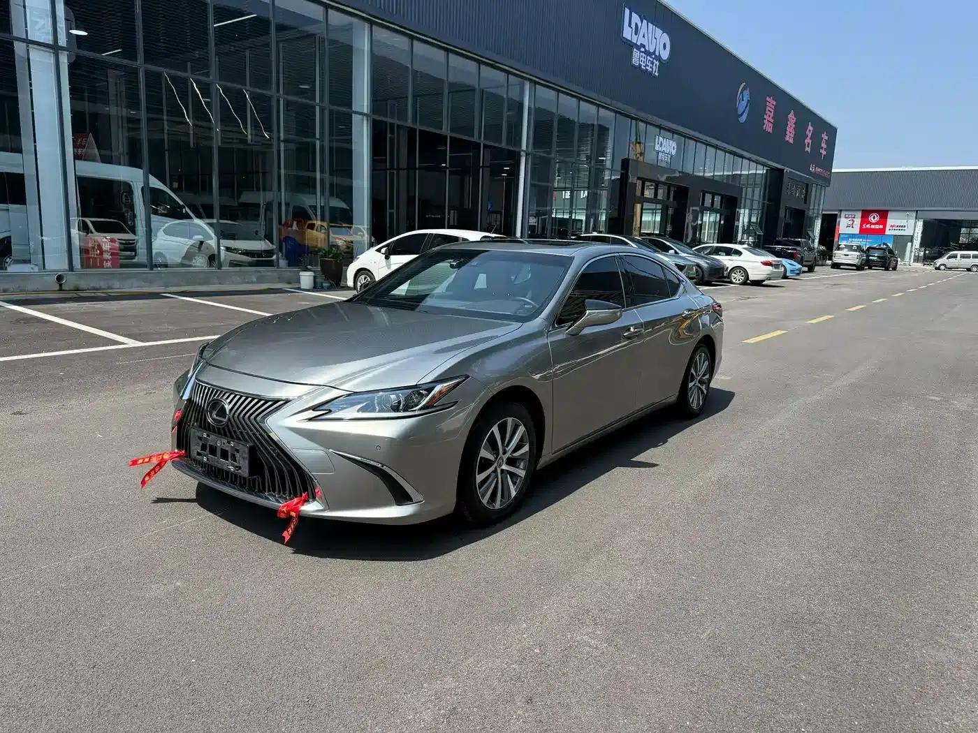 Lexus ES 2021 Model 200 Premium Edition — миниатюра 2