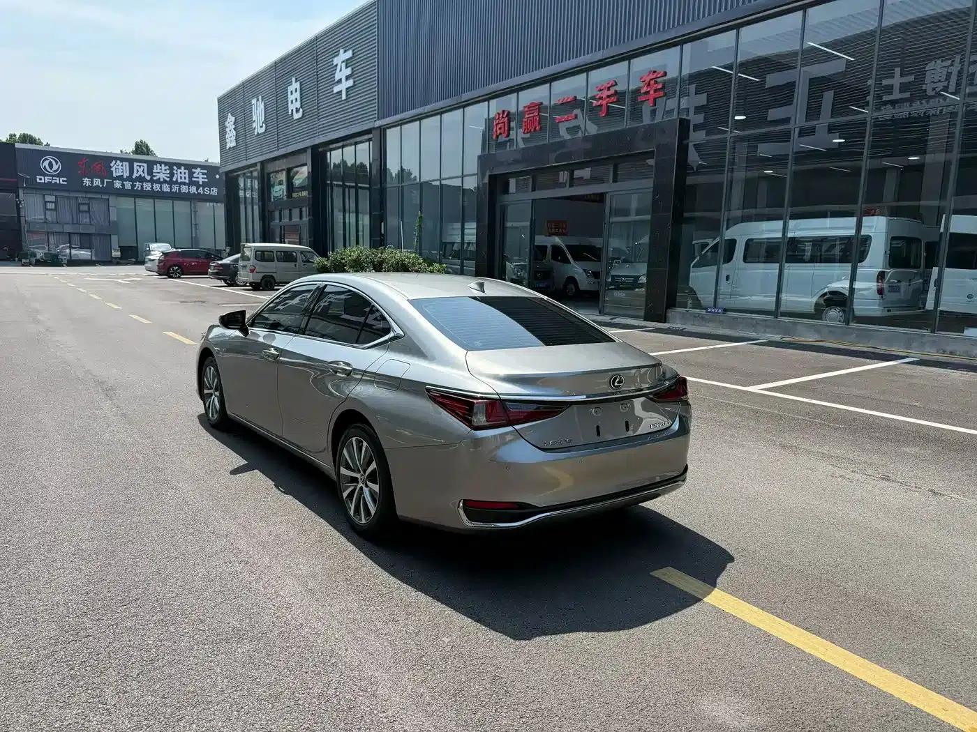 Lexus ES 2021 Model 200 Premium Edition — миниатюра 5