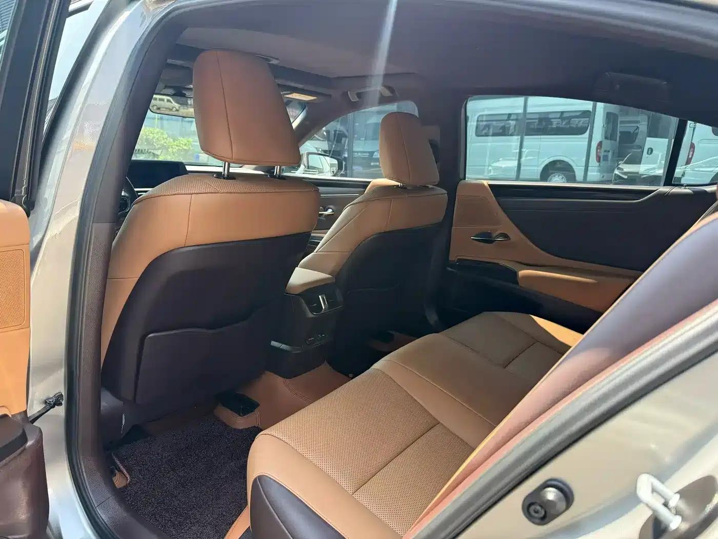 Lexus ES 2021 Model 200 Premium Edition — миниатюра 6