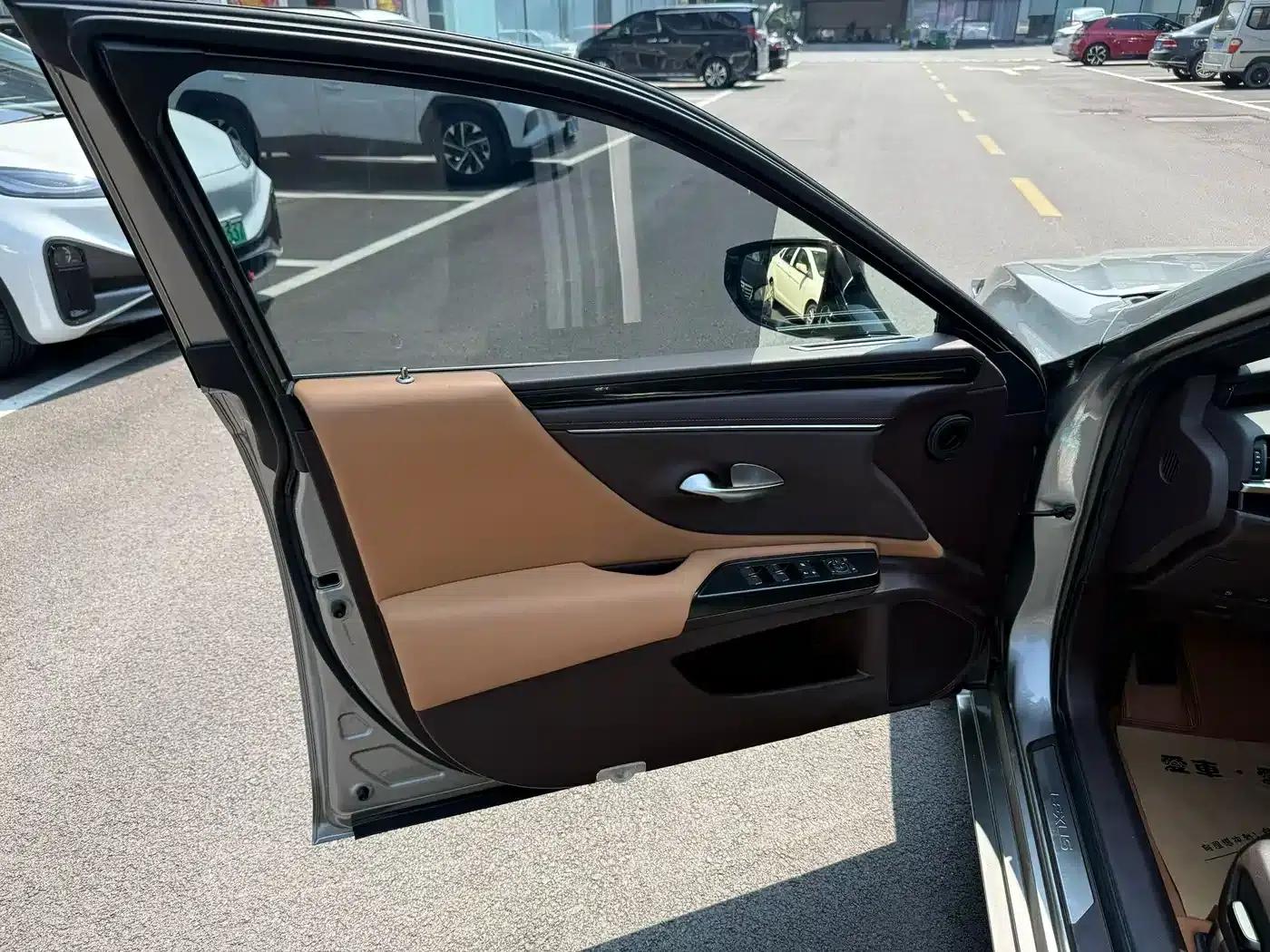 Lexus ES 2021 Model 200 Premium Edition — миниатюра 7