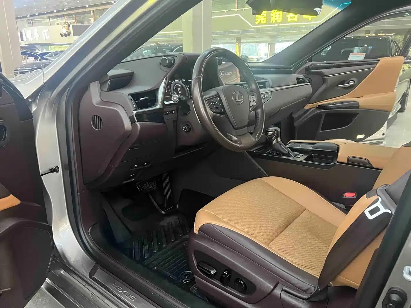 Lexus ES 2020 300h Premium Edition — миниатюра 9