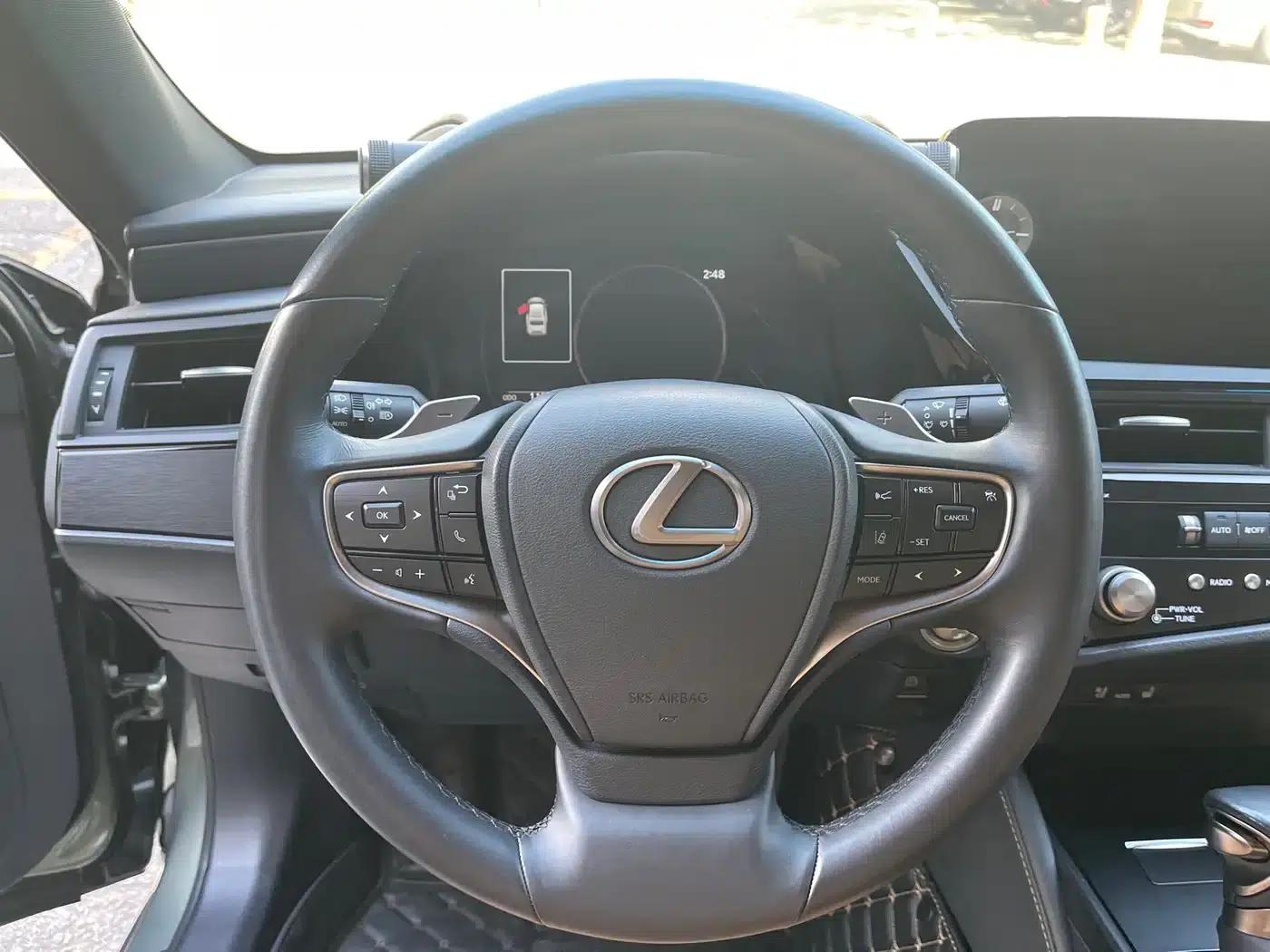 Lexus ES 2022 300h Premium Edition — миниатюра 16