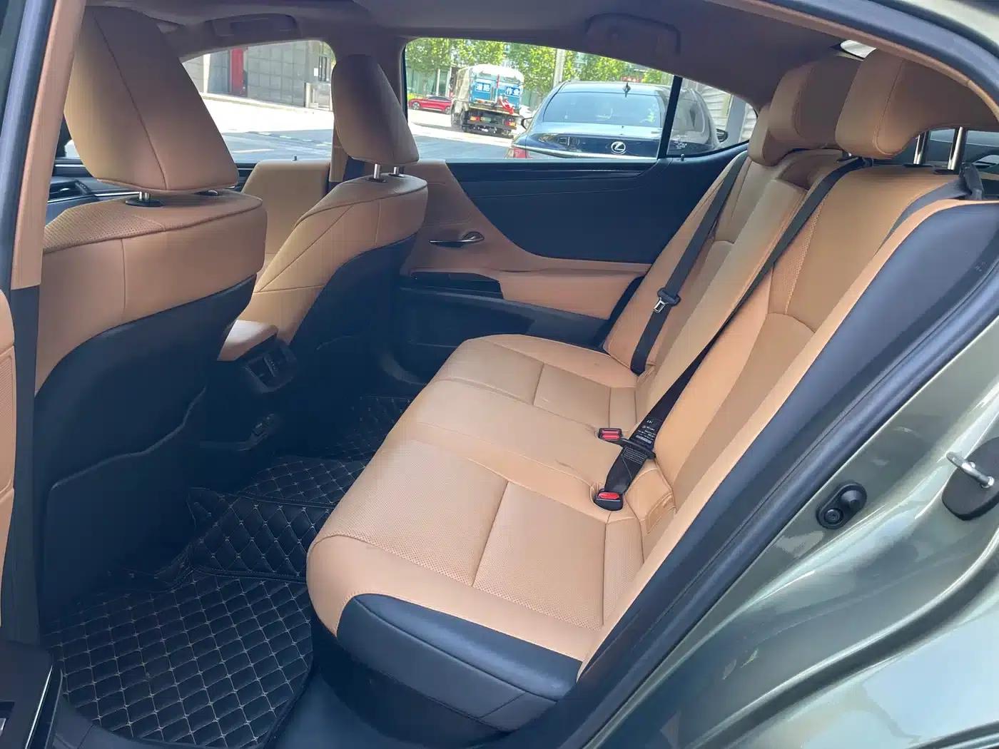 Lexus ES 2022 300h Premium Edition — миниатюра 19