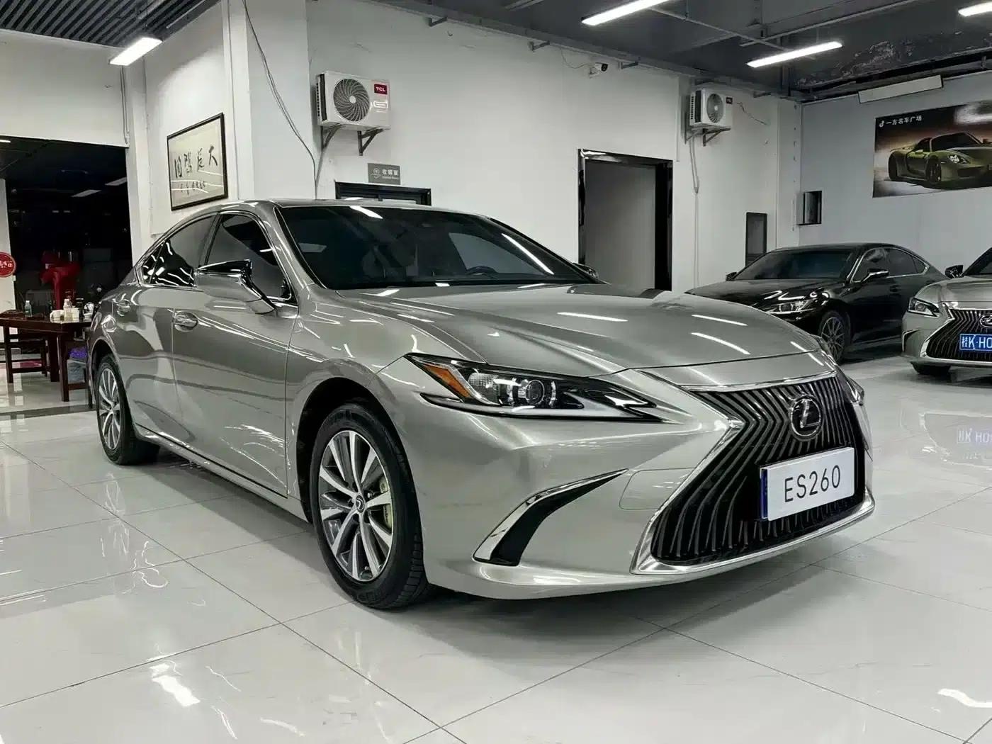 Lexus ES 2018 260 Premium Edition (China V Emission Standard) — миниатюра 3