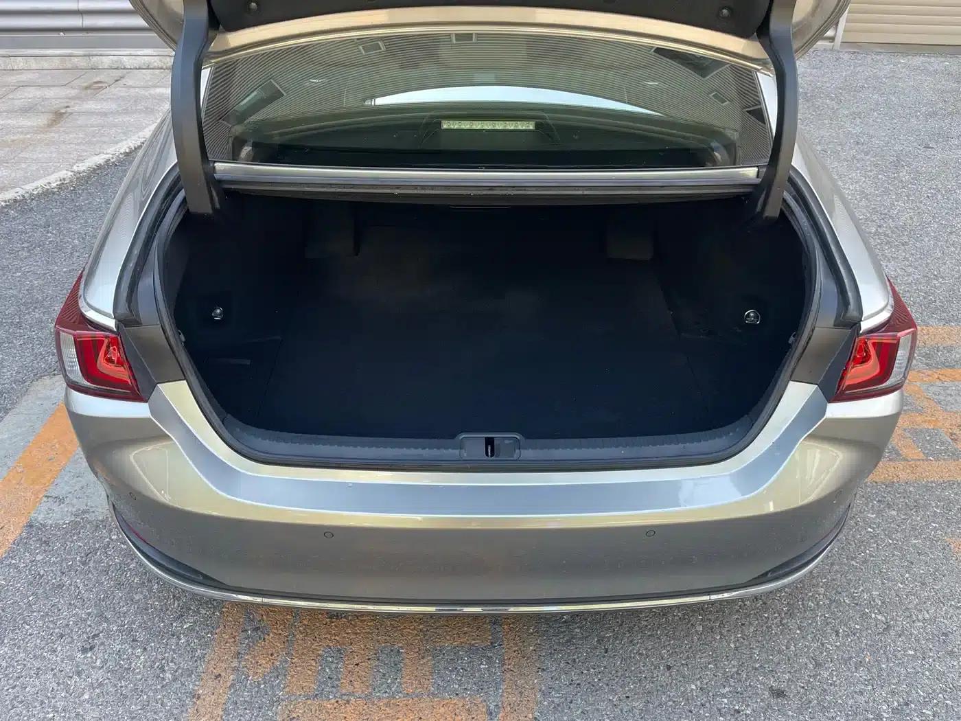 Lexus ES 2023 200 Premium Edition — миниатюра 22