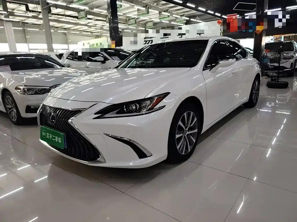 Lexus ES 2020 200 Excellence Edition — миниатюра 1