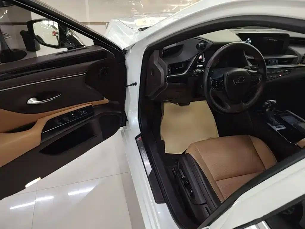 Lexus ES 2020 200 Excellence Edition — миниатюра 16