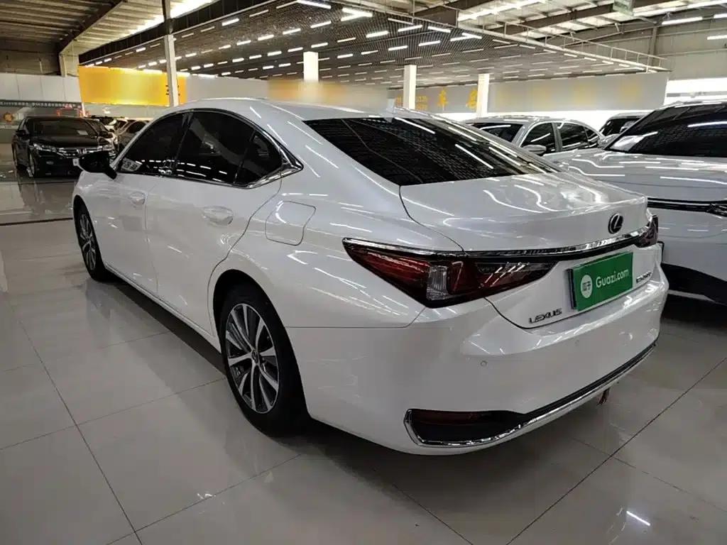 Lexus ES 2020 200 Excellence Edition — миниатюра 5