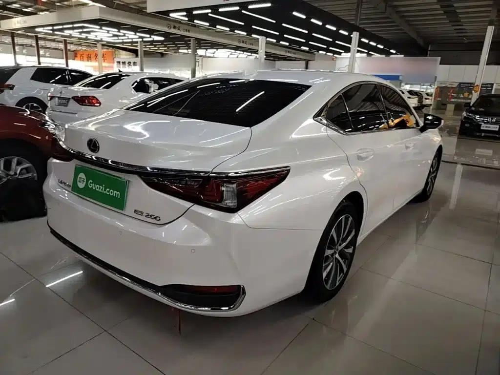 Lexus ES 2020 200 Excellence Edition — миниатюра 7