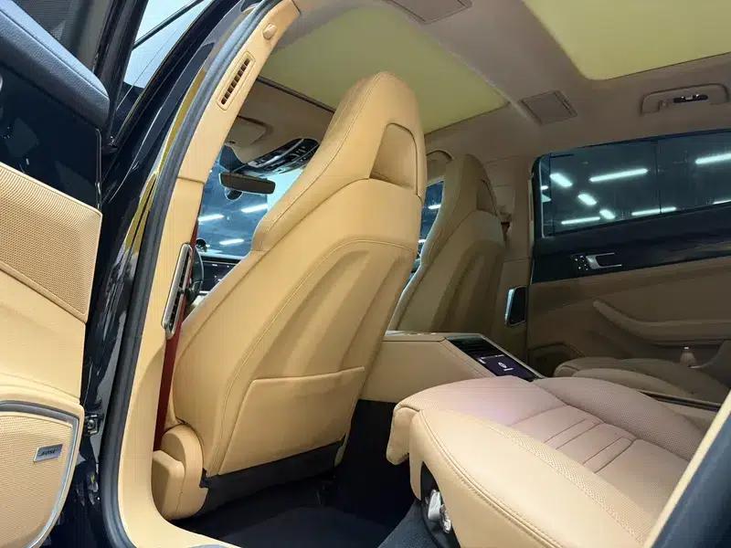 2017 Panamera 4 Executive Long Wheelbase 3.0T — миниатюра 13