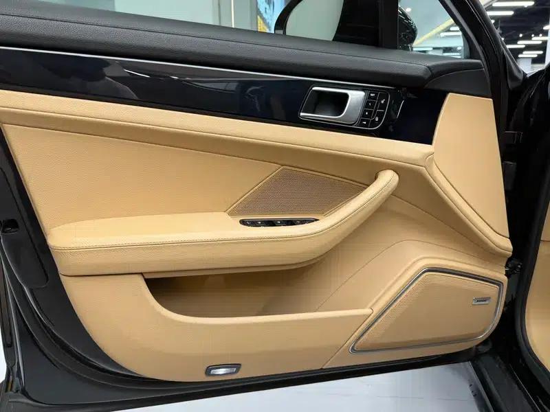 2017 Panamera 4 Executive Long Wheelbase 3.0T — миниатюра 18