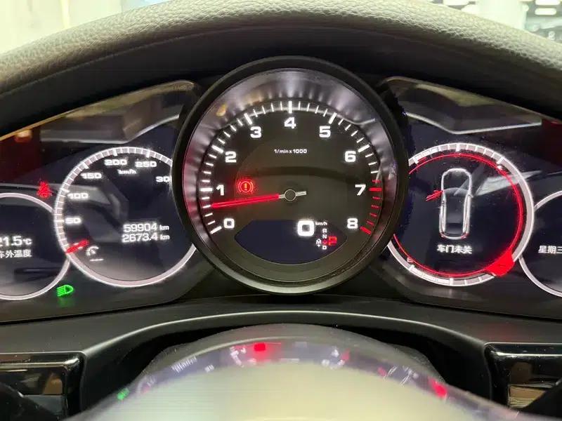 2017 Panamera 4 Executive Long Wheelbase 3.0T — миниатюра 21