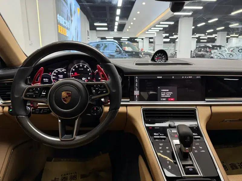 2017 Panamera 4 Executive Long Wheelbase 3.0T — миниатюра 24