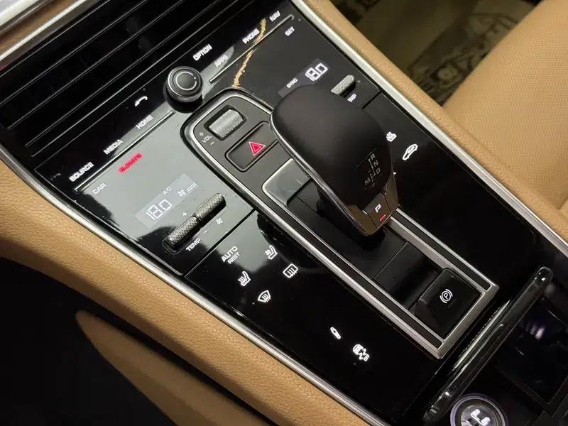 2017 Panamera 4 Executive Long Wheelbase 3.0T — миниатюра 25