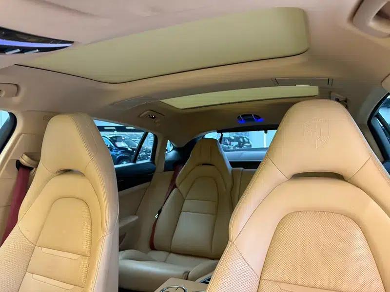 2017 Panamera 4 Executive Long Wheelbase 3.0T — миниатюра 27