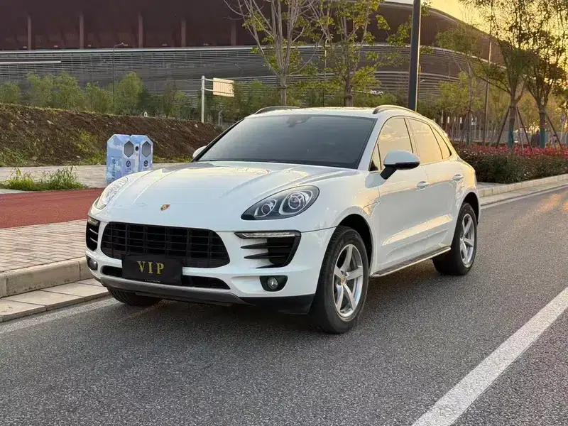 2017 Macan 2.0T — миниатюра 1